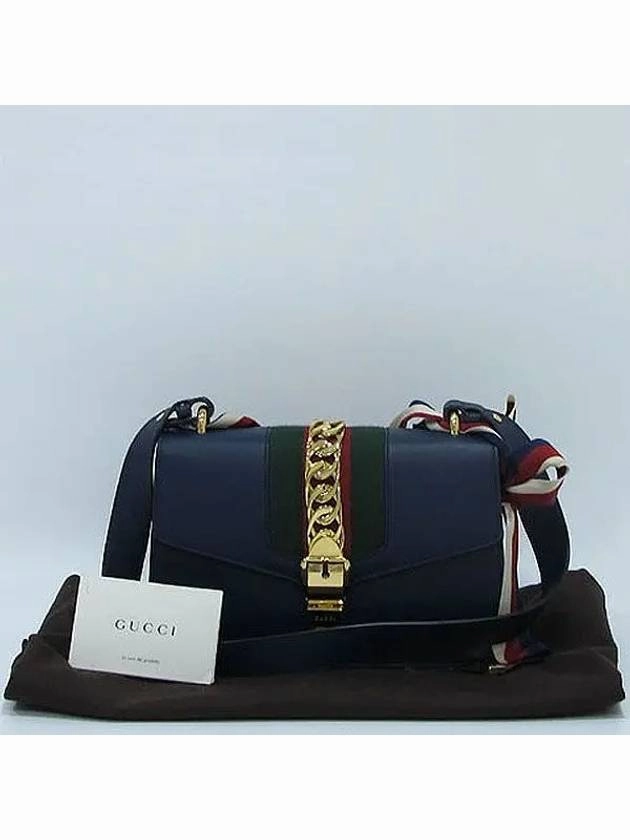 421882 shoulder bag