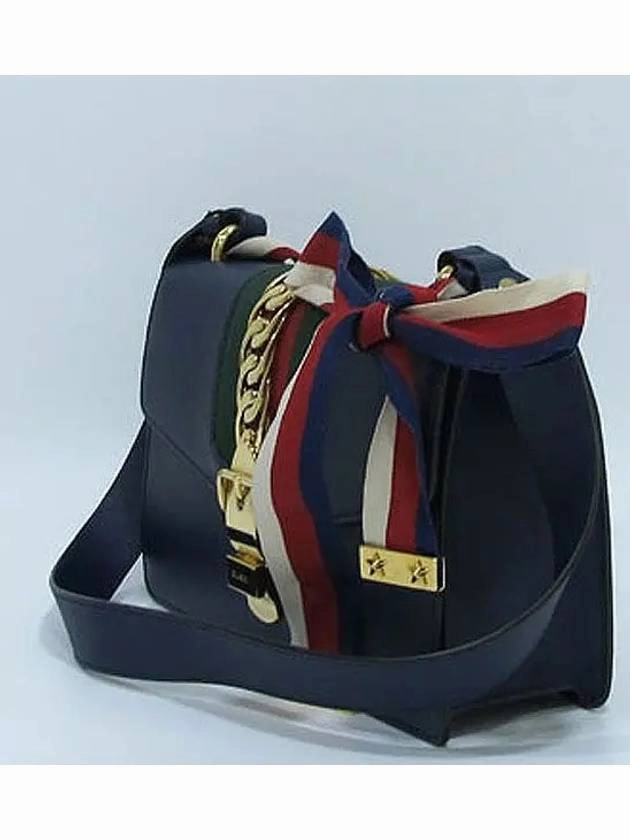 421882 shoulder bag