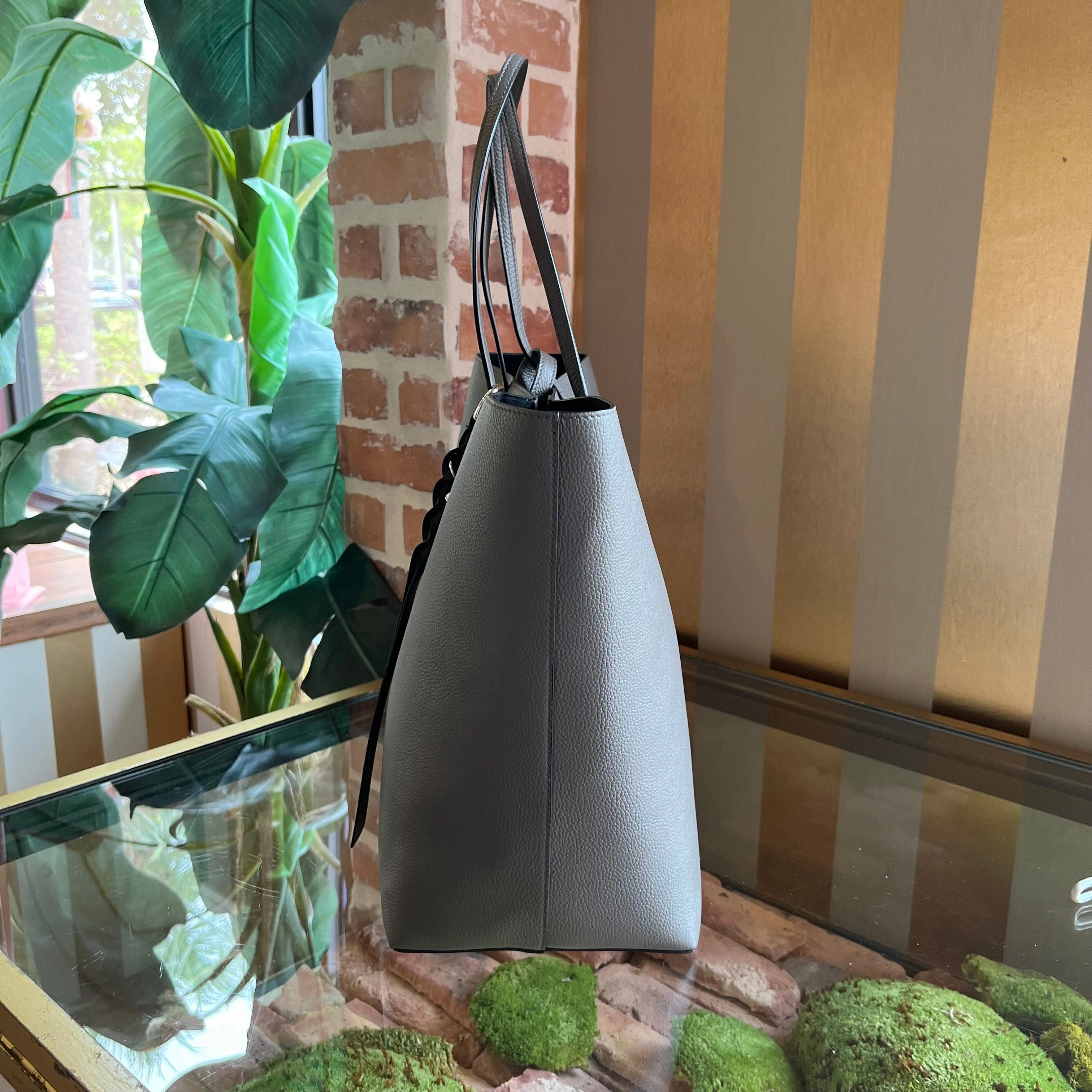 ALEXANDER MCQUEEN Gray Leather Tote TS4027