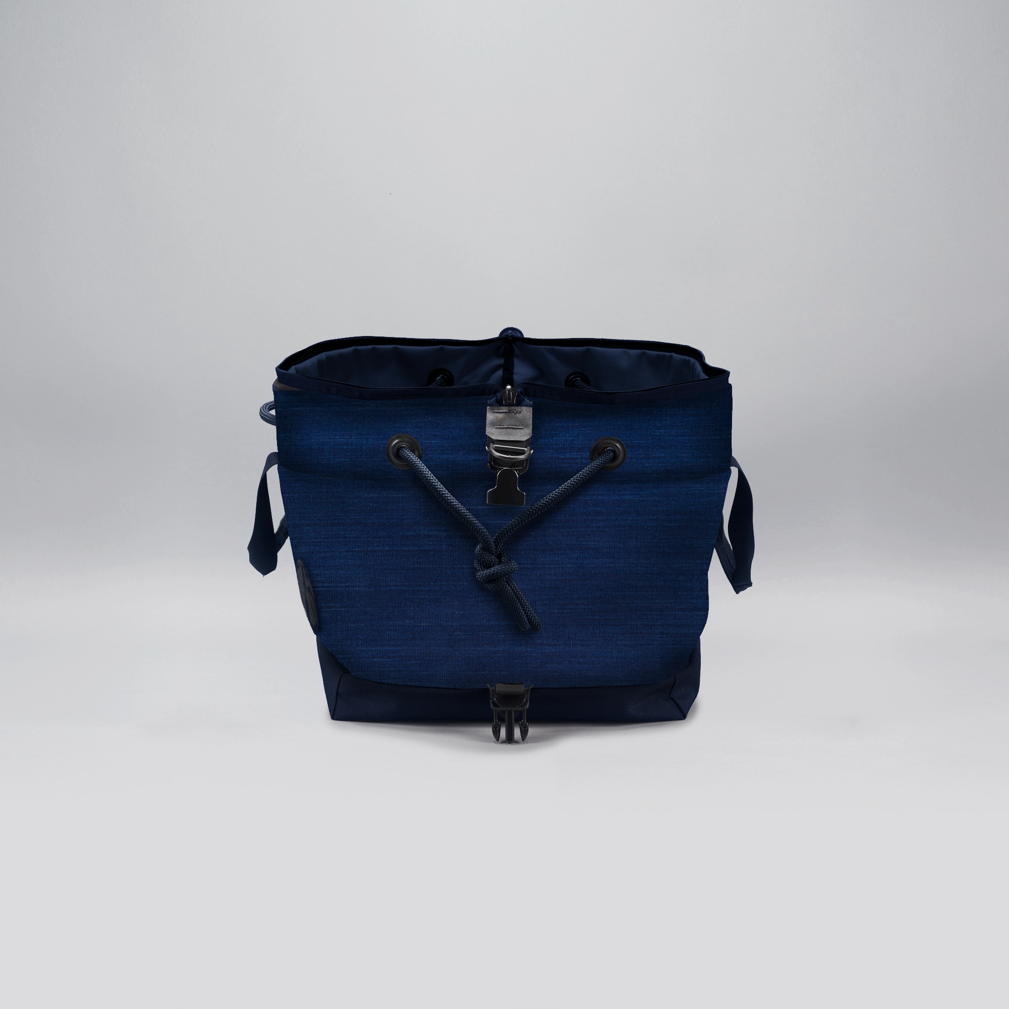 Article 367 - 32L Duffel - Matsusaka