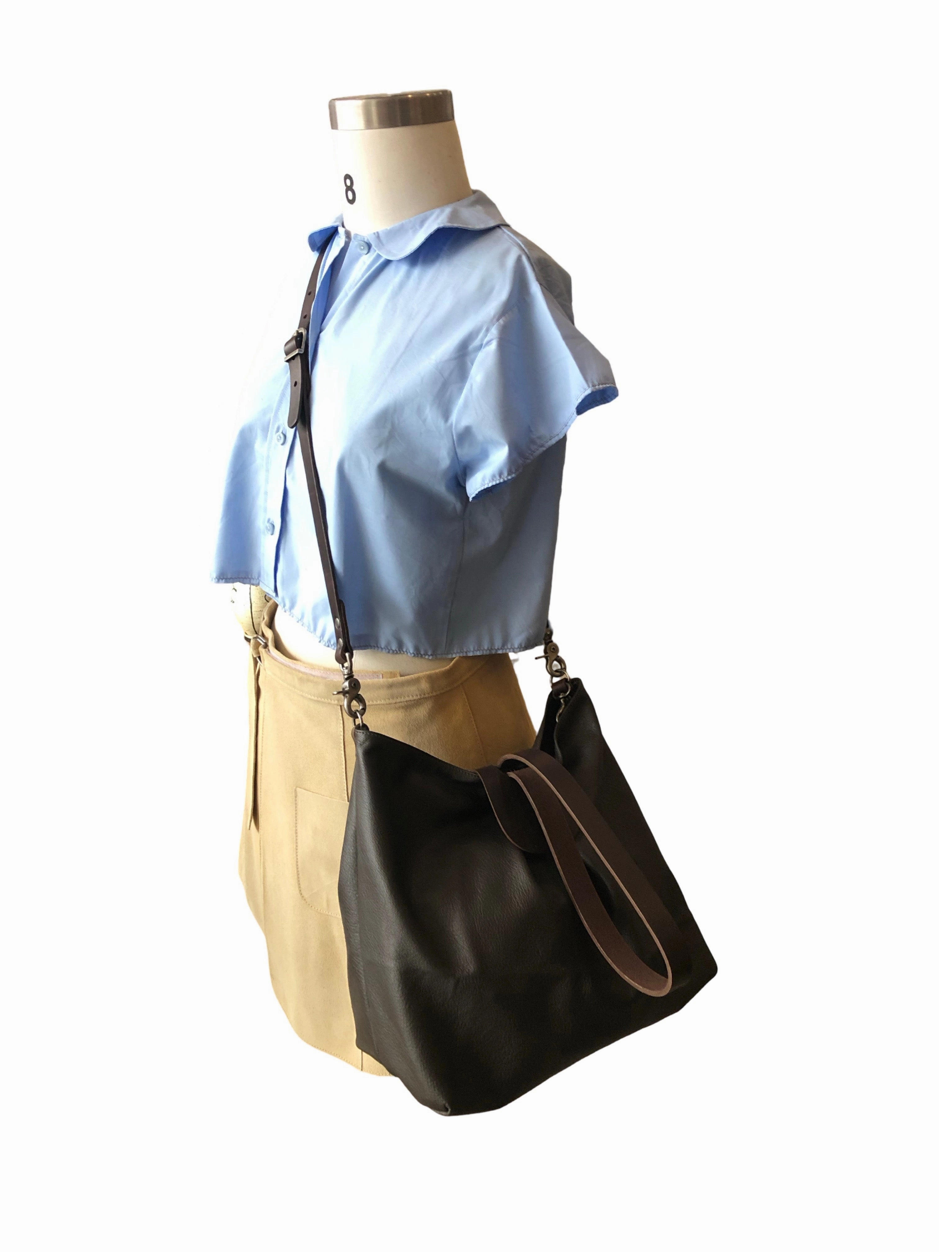 B44  Clutch/crossbody hybrid