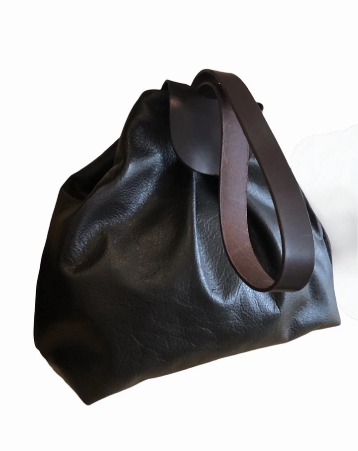 B44  Clutch/crossbody hybrid