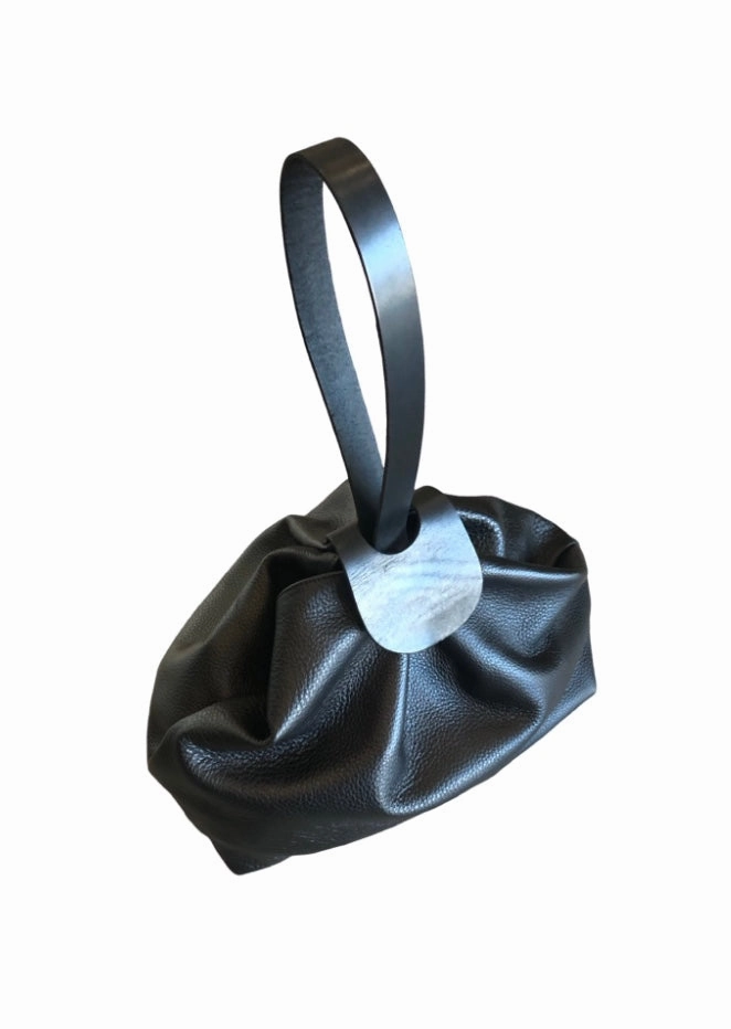 B44  Clutch/crossbody hybrid
