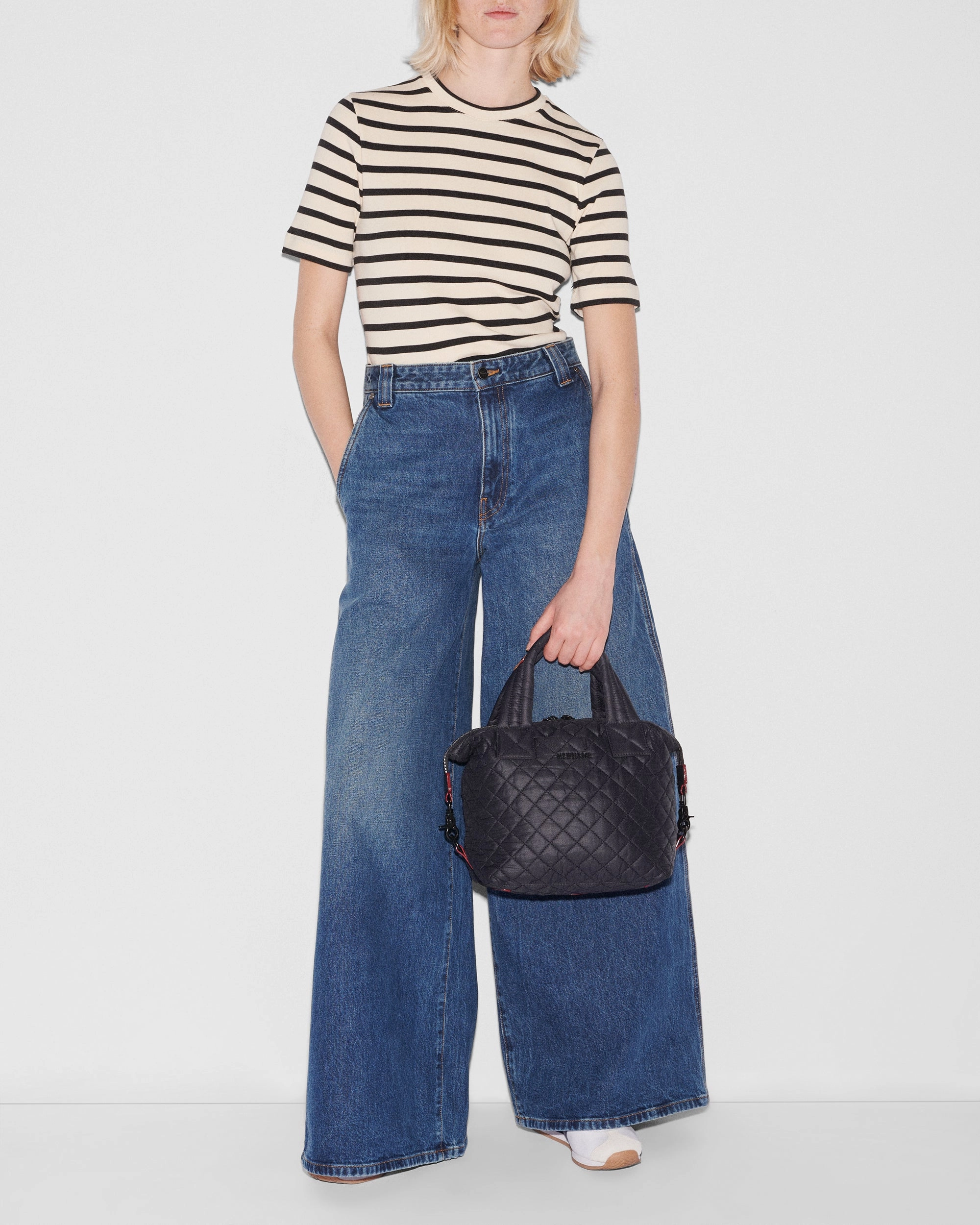 Black Small Sutton Deluxe