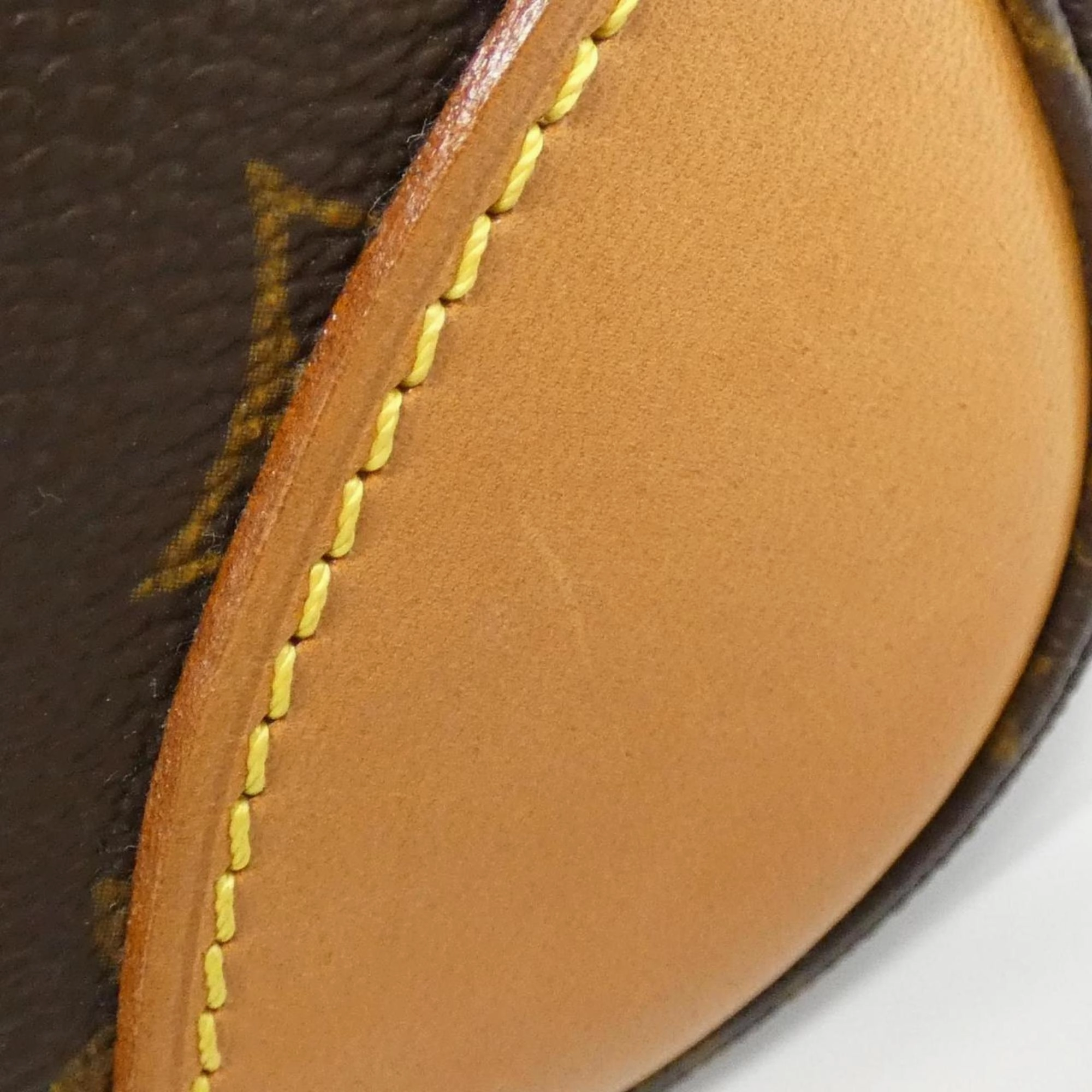 Boite Shoulder Bag Crescent Design