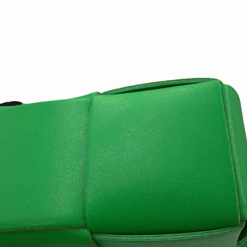 Bottega Veneta Cassette INTRECCIATO Phone Holder Shoulder Bag Parakeet729298 Calf Leather