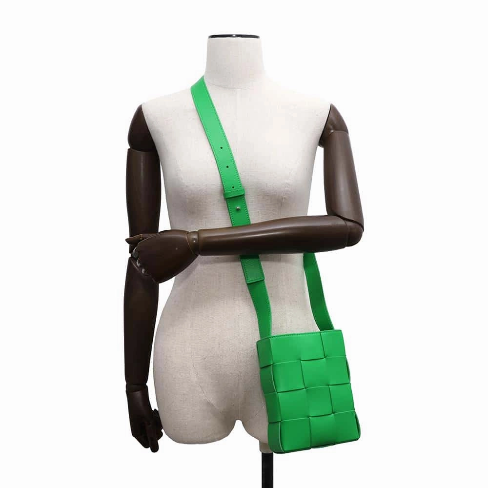 Bottega Veneta Cassette INTRECCIATO Phone Holder Shoulder Bag Parakeet729298 Calf Leather