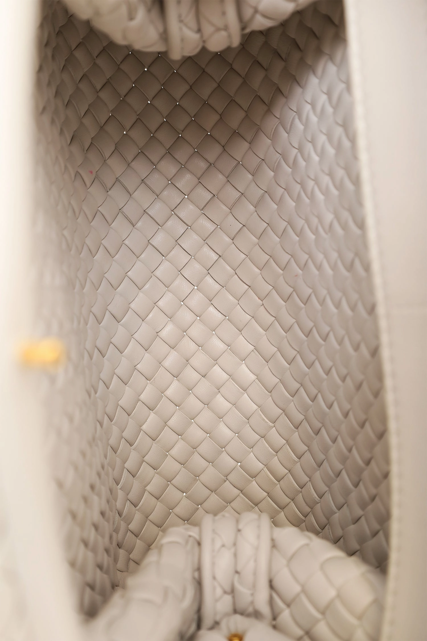 Bottega Veneta White Nappa Intrecciato Padded Medium Handle Bag