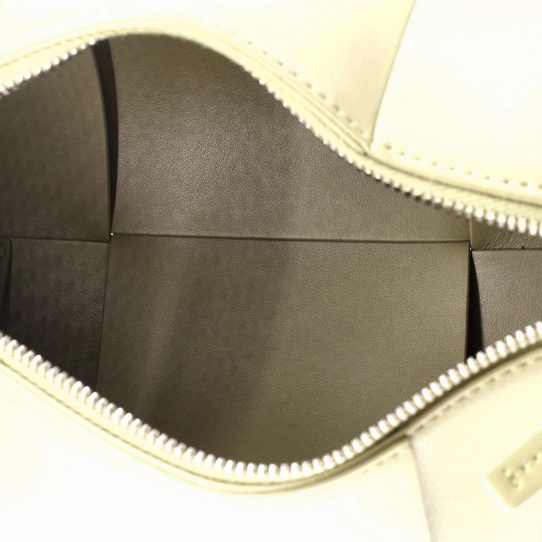 Canette Crossbody Bag Maxi Intrecciato Leather Medium