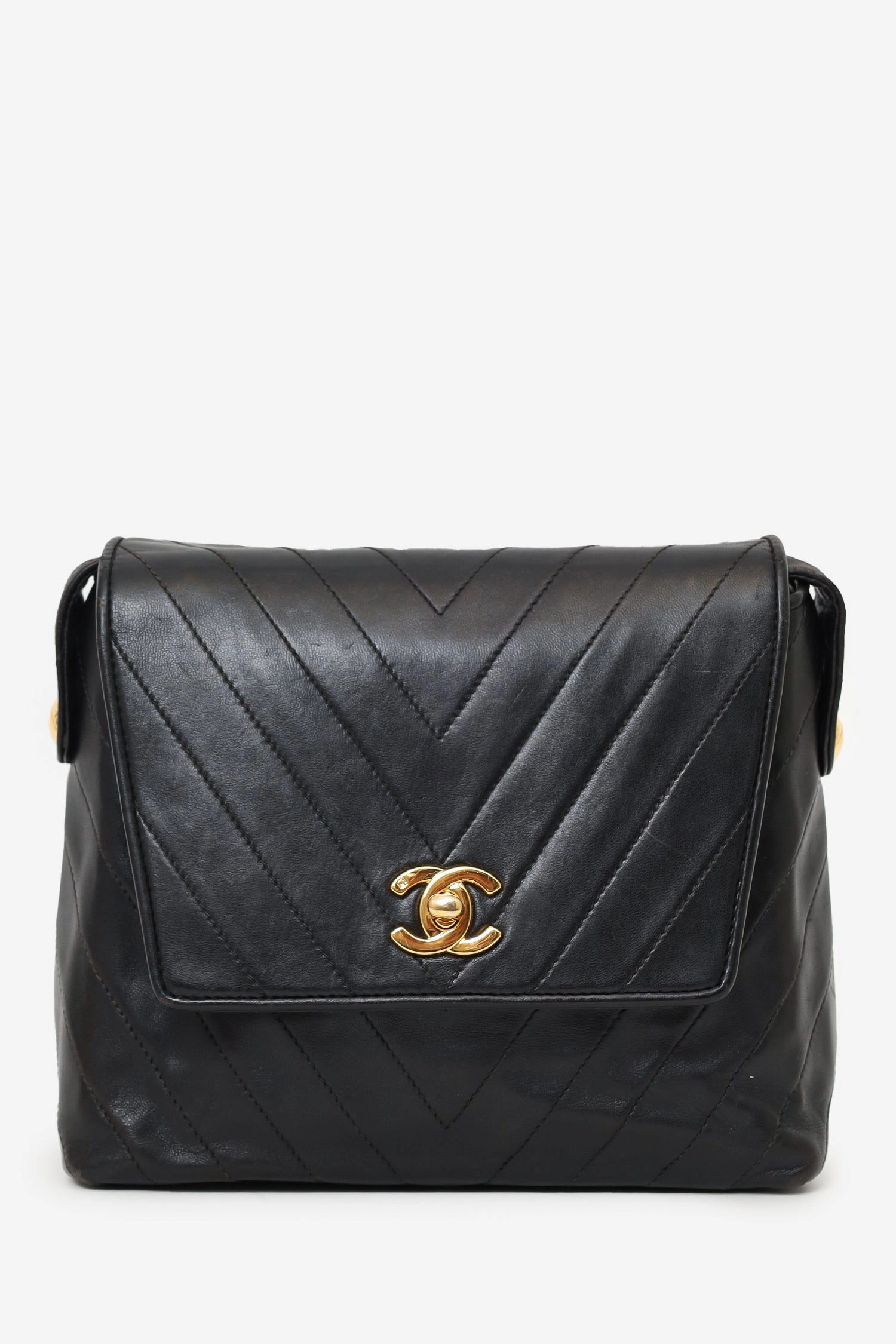 Chanel 1994-96 Black Quilted Lambskin Chevron Flap Shoulder Bag
