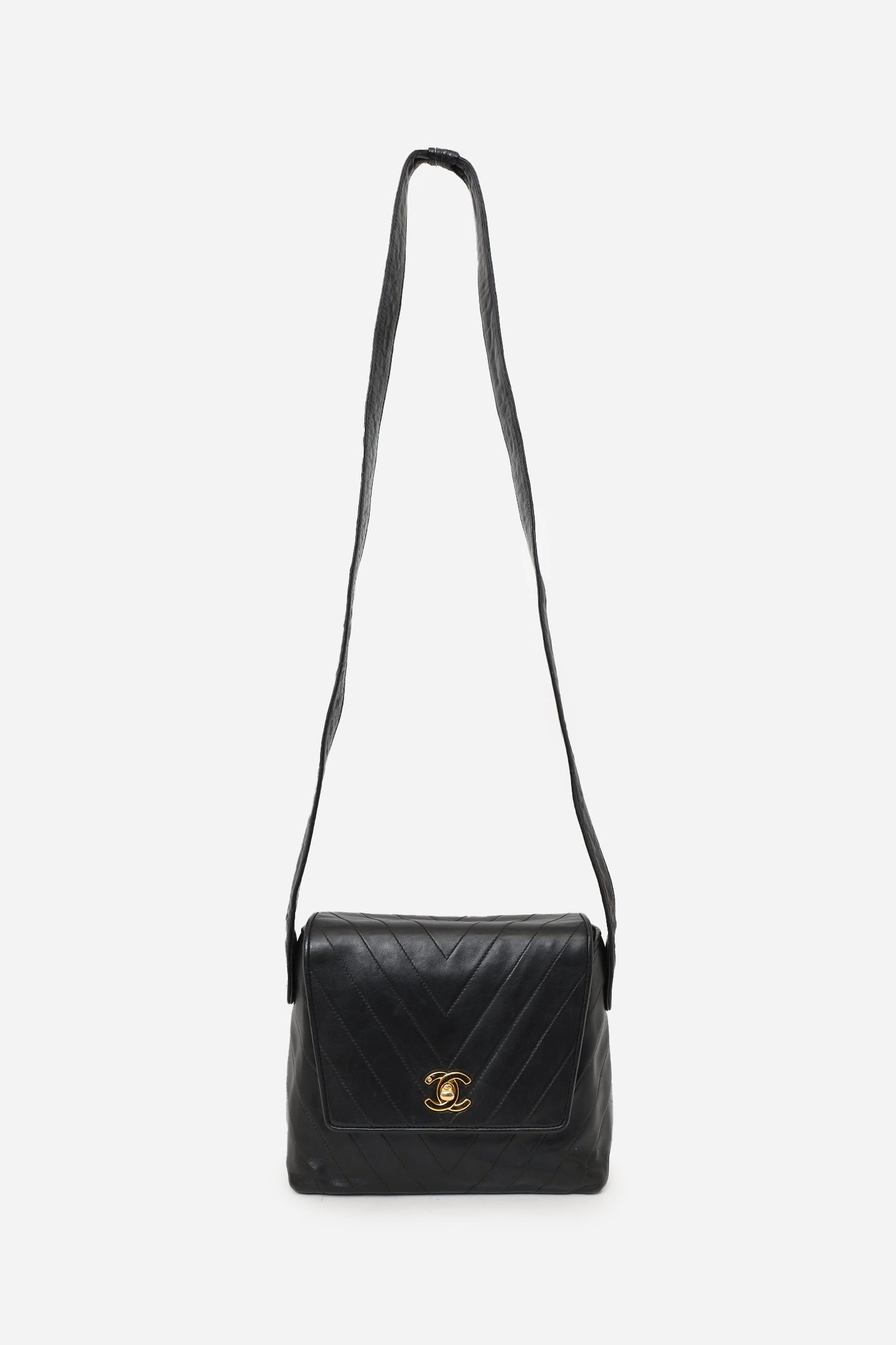 Chanel 1994-96 Black Quilted Lambskin Chevron Flap Shoulder Bag