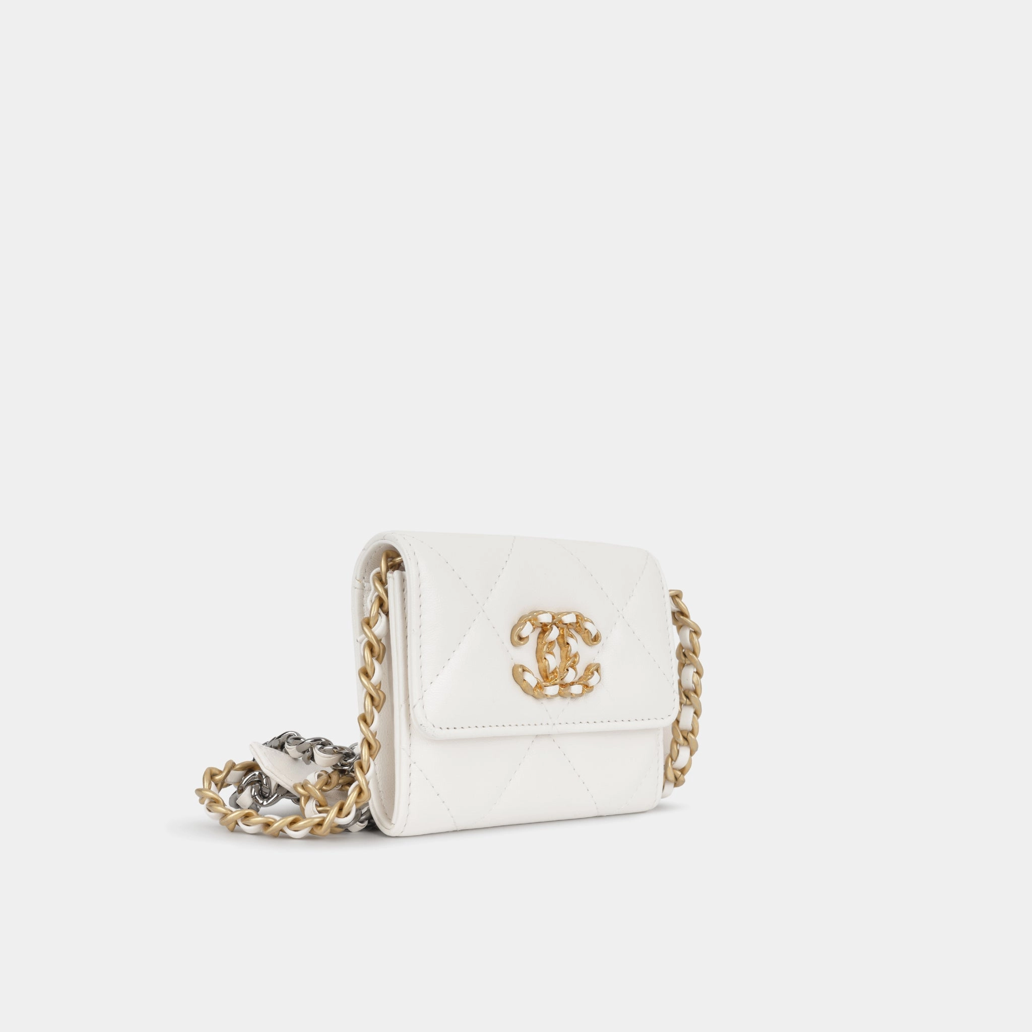 Chanel 19 Cardholder on Chain