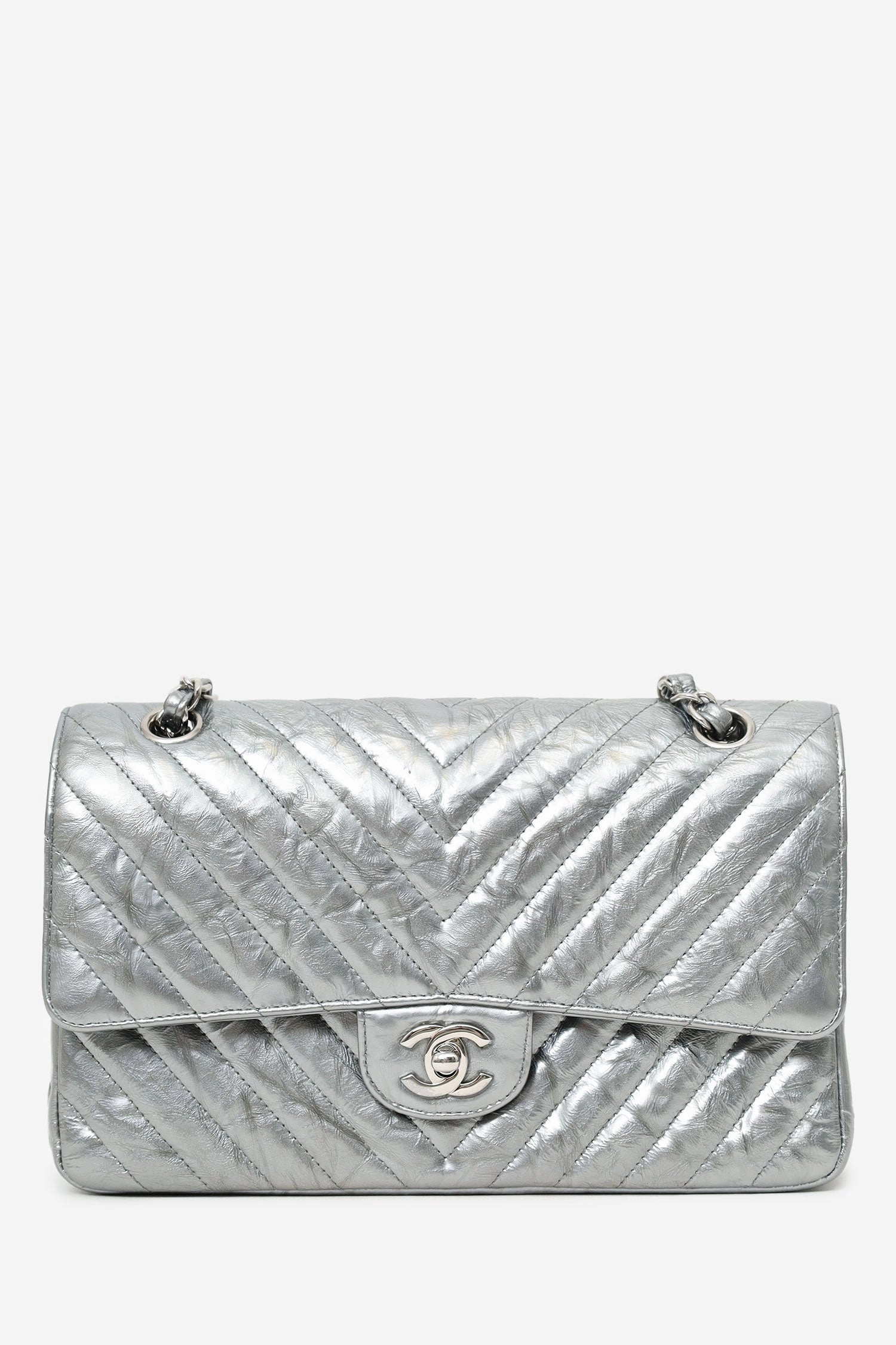Chanel 2018 Silver Metallic Patent Crumpled Calfskin Chevron Quilted Medium Double Flap