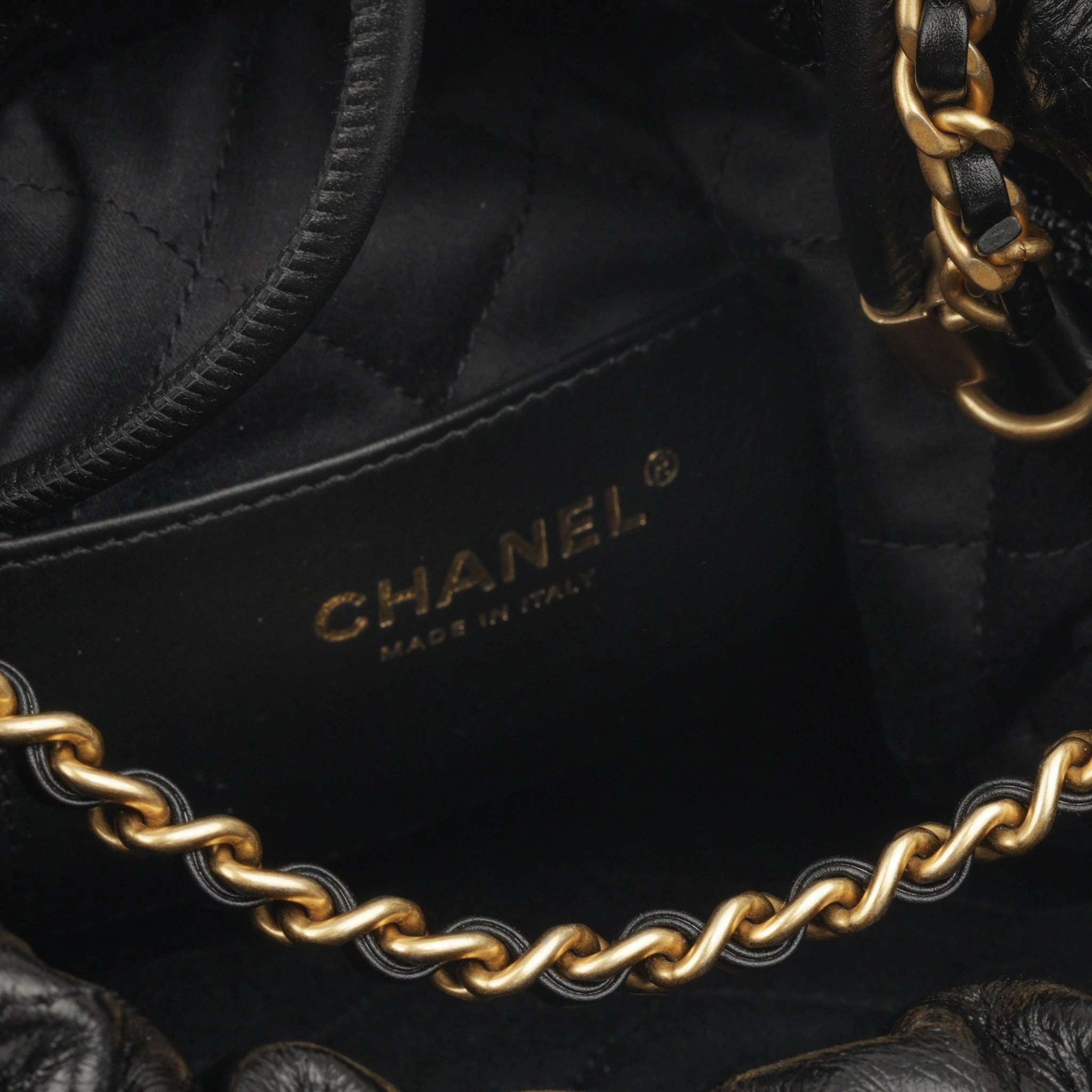 Chanel 22 Mini Handbag (NWT)