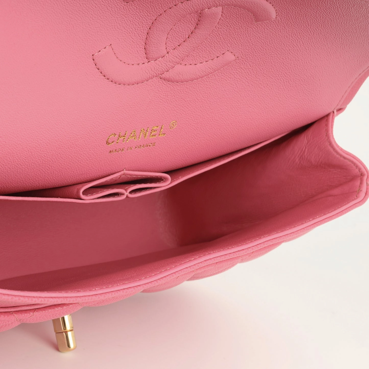 Chanel - Medium Classic Flap - Pink Caviar CGHW - 2019 - Pre-Loved