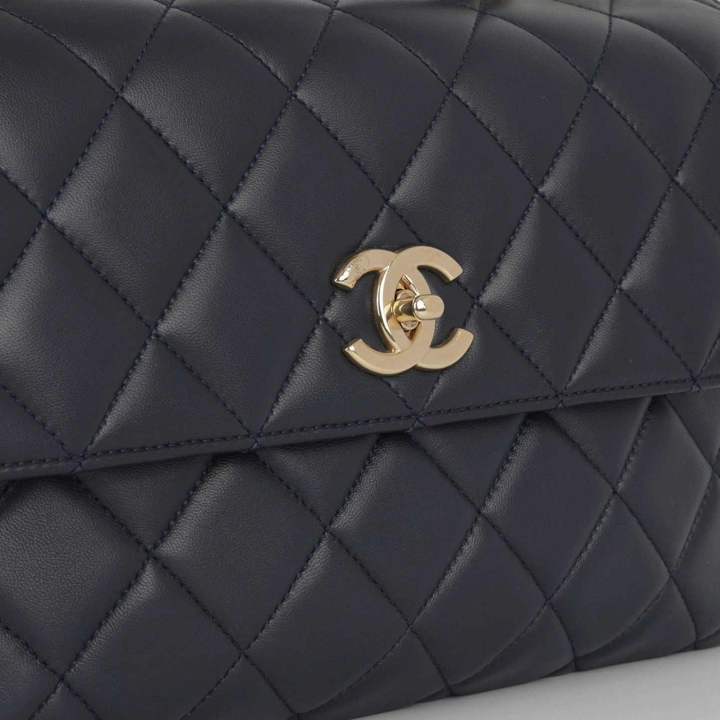 Chanel - Trendy CC Flap Bag - Medium - Navy Lambskin CGHW - 2017 - Pre-Loved