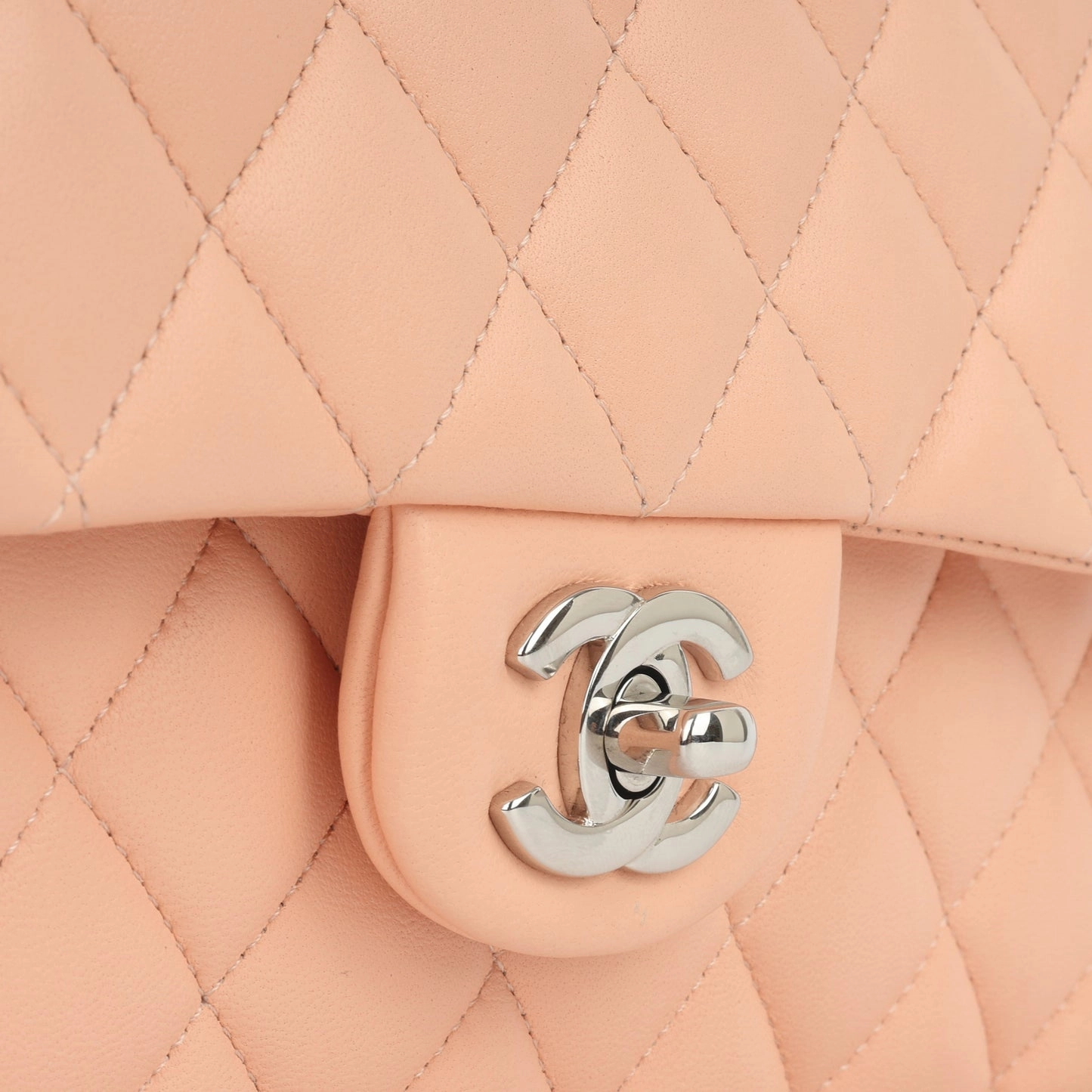 Chanel Chanel - Classic Flap Bag - Medium - Peach Lambskin - SHW - Pre Loved