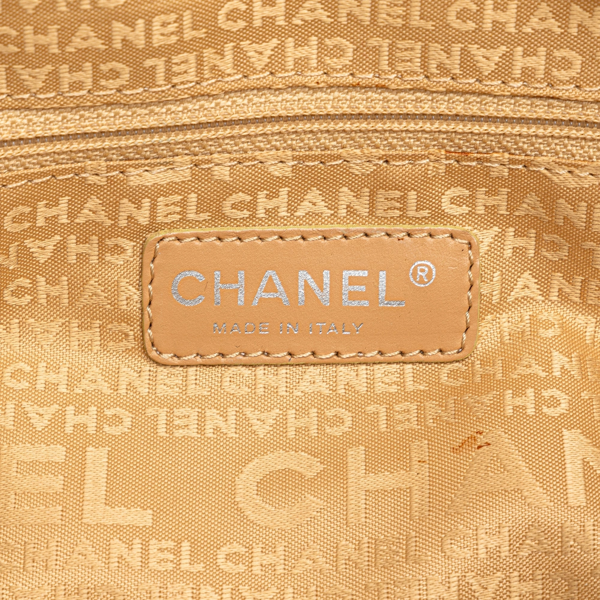 Chanel Choco Bar Caviar Shoulder Bag (21149)