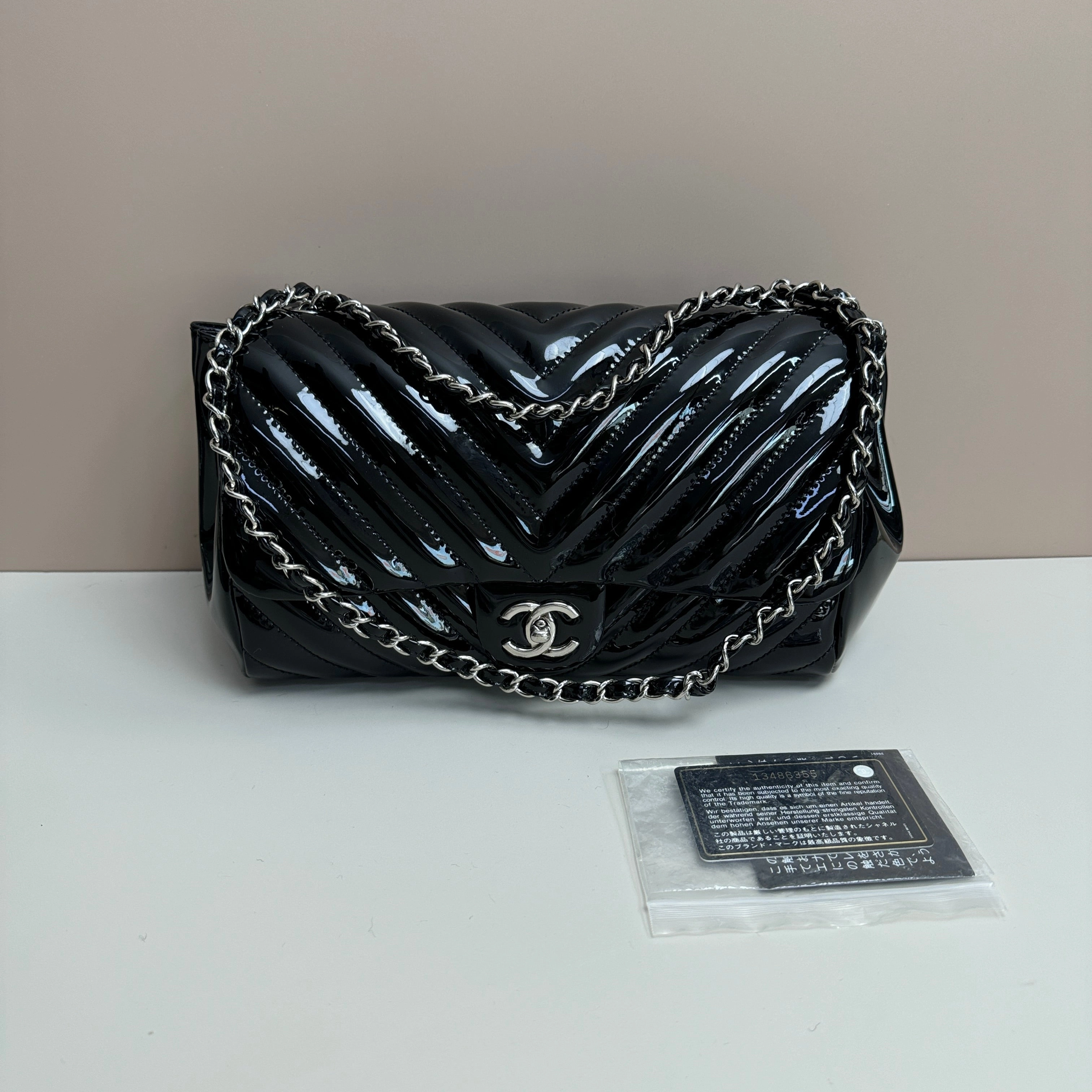 Chanel Classic Double Flap Quilted Medium Shoulderbag Black