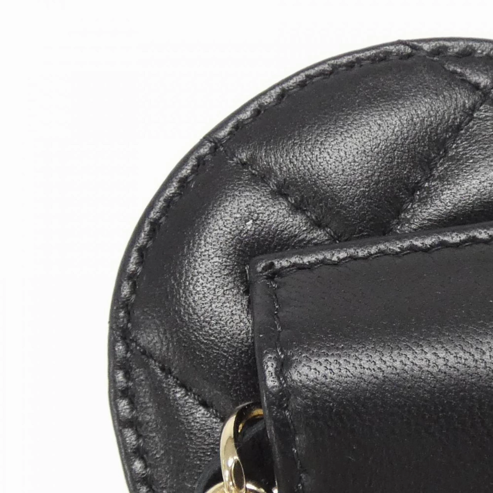 Chanel Leather Fanny Pack (Pre-Owned)