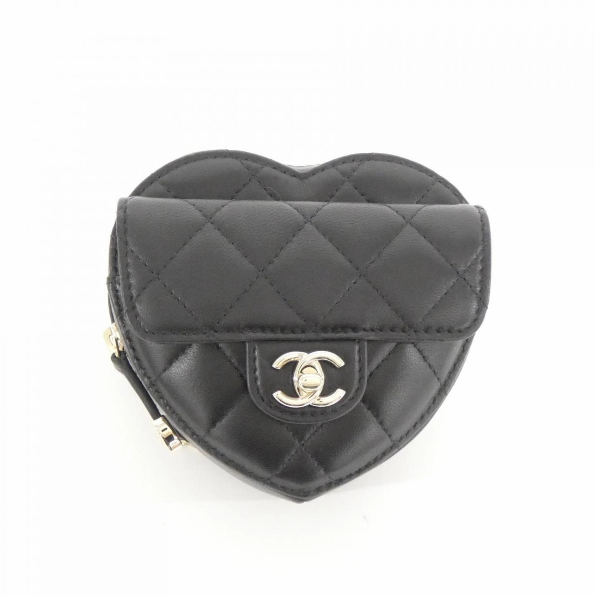 Chanel Leather Fanny Pack (Pre-Owned)