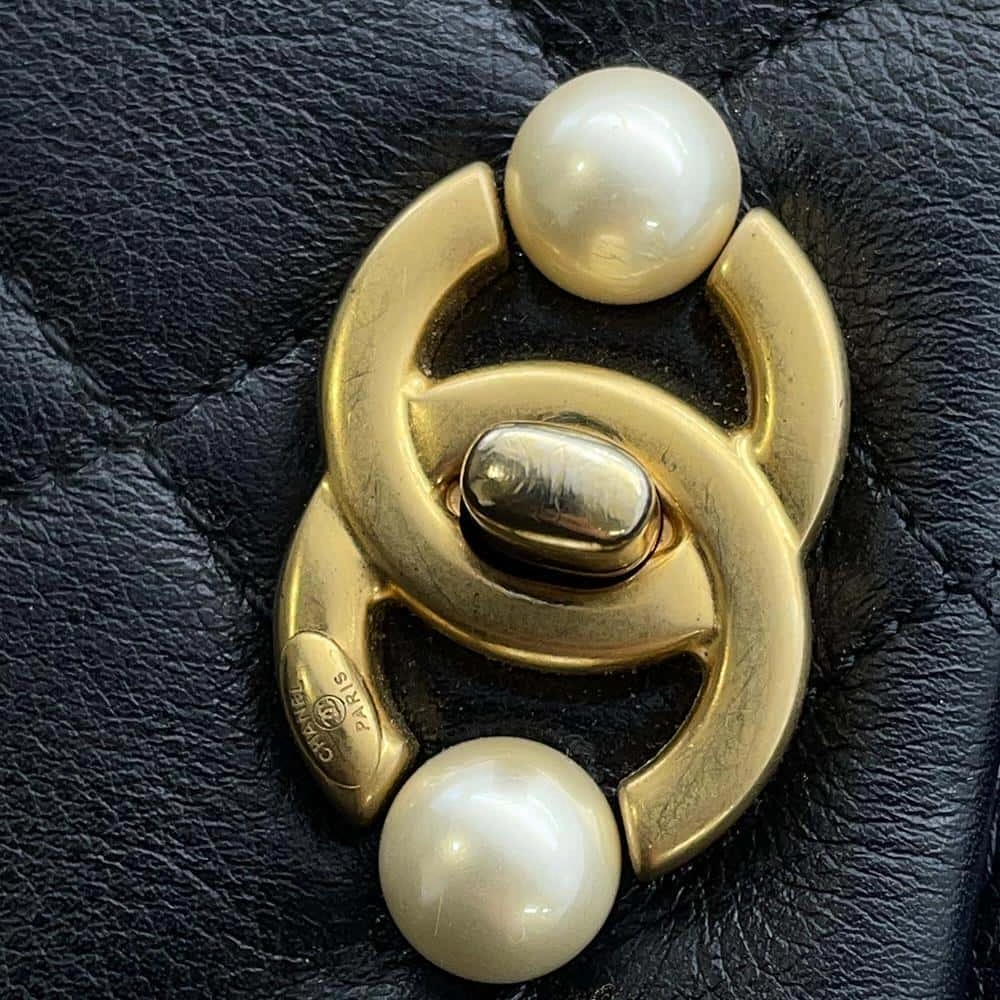 CHANEL Matelasse CC Logo Single Flap Pearl Chain Shoulder Bag Black Calf Leather