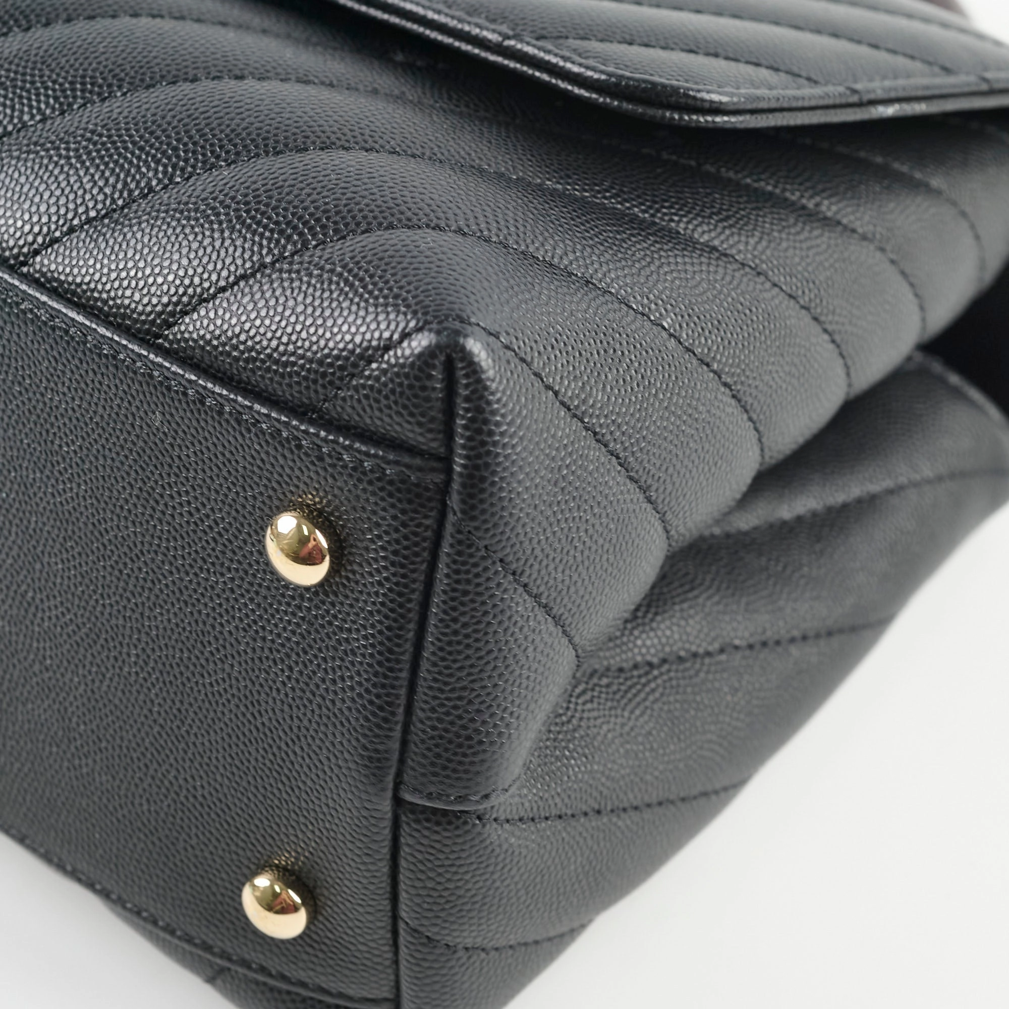 Chanel Medium Coco Handle (Lizard Top Handle) Black Chevron