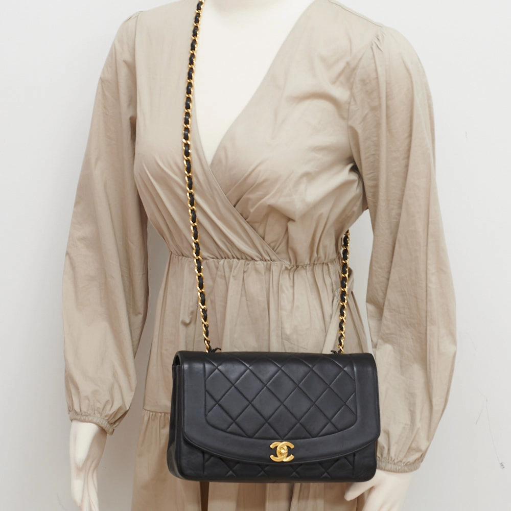 Chanel Medium Diana Black