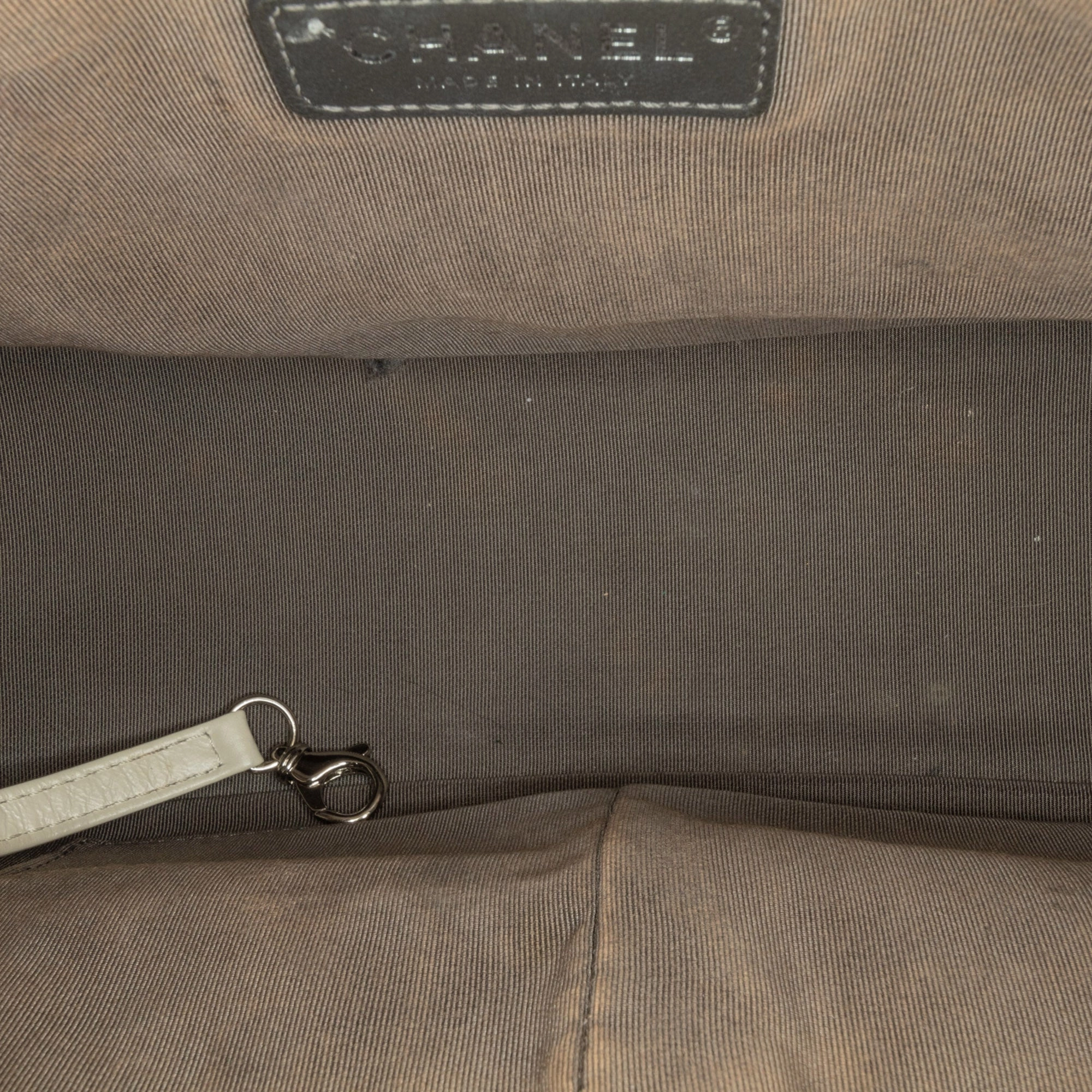 Chanel Medium Tweed and Lambskin Gabrielle Crossbody (21053)