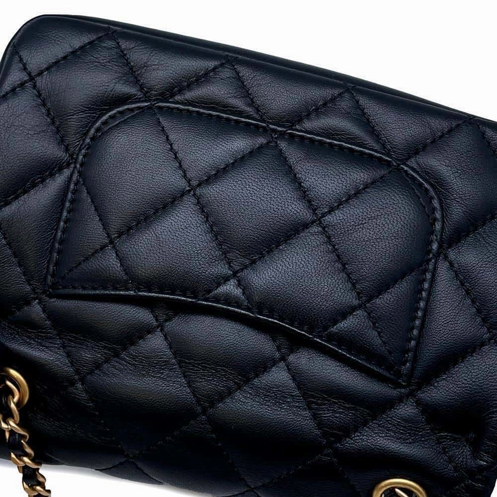 CHANEL Mini Matelasse Heart Bag CharmChainShoulder BlackAS3456 Lambskin