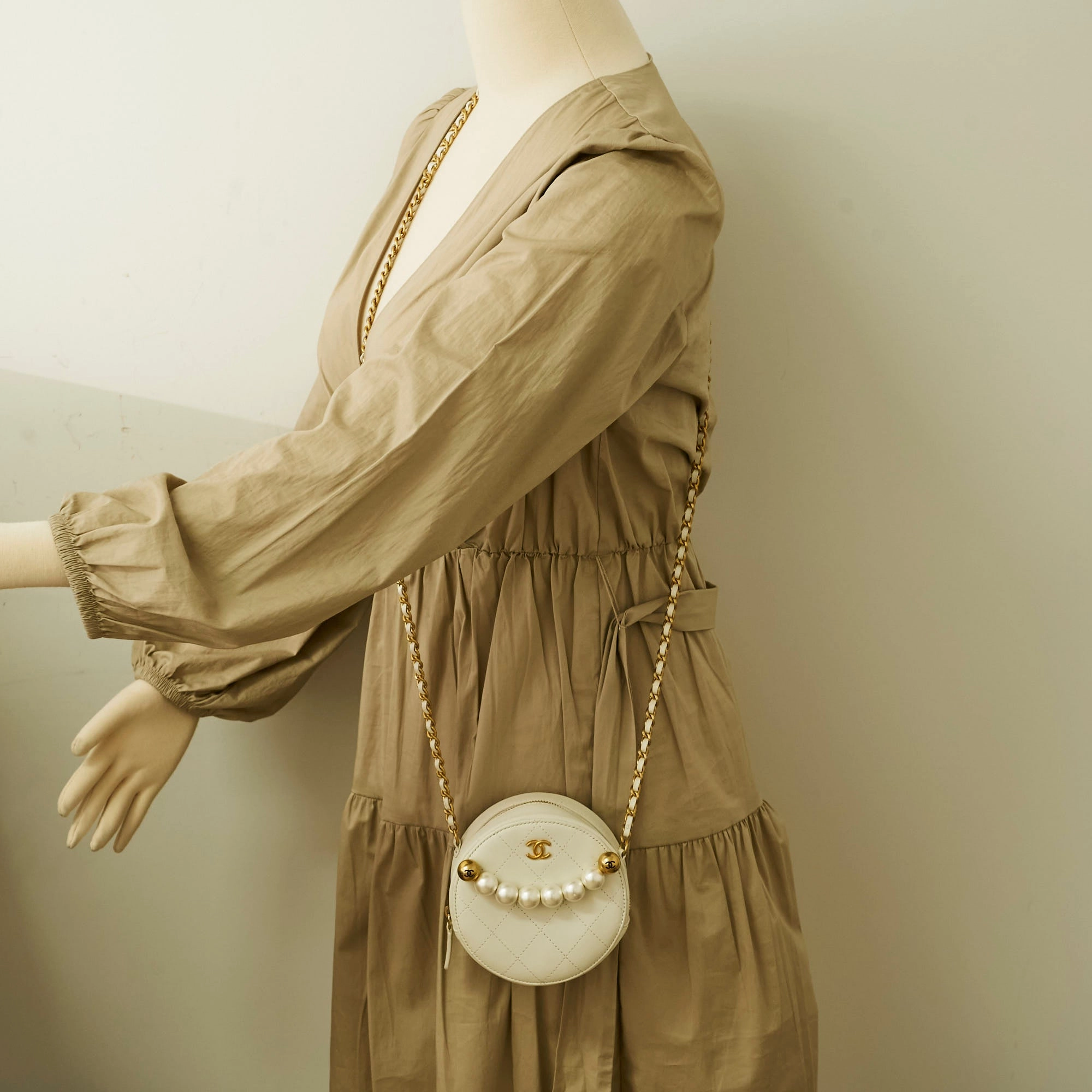 Chanel Pearl Round Bag White Series 29