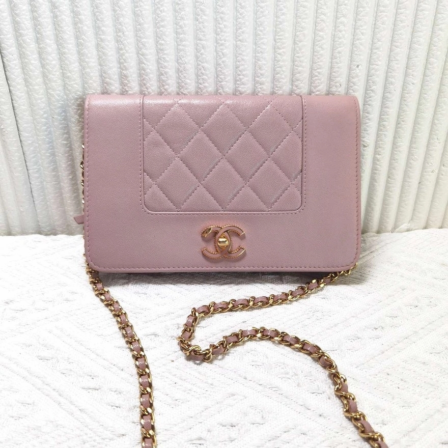 Chanel Preloved WOC Bag XR9500 Pink Crossbody