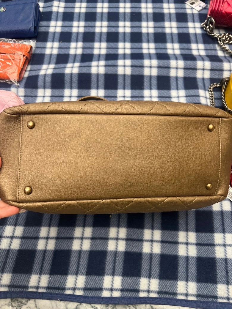 CHANEL Quilted Chain Shoulder Bag in Gold Leather