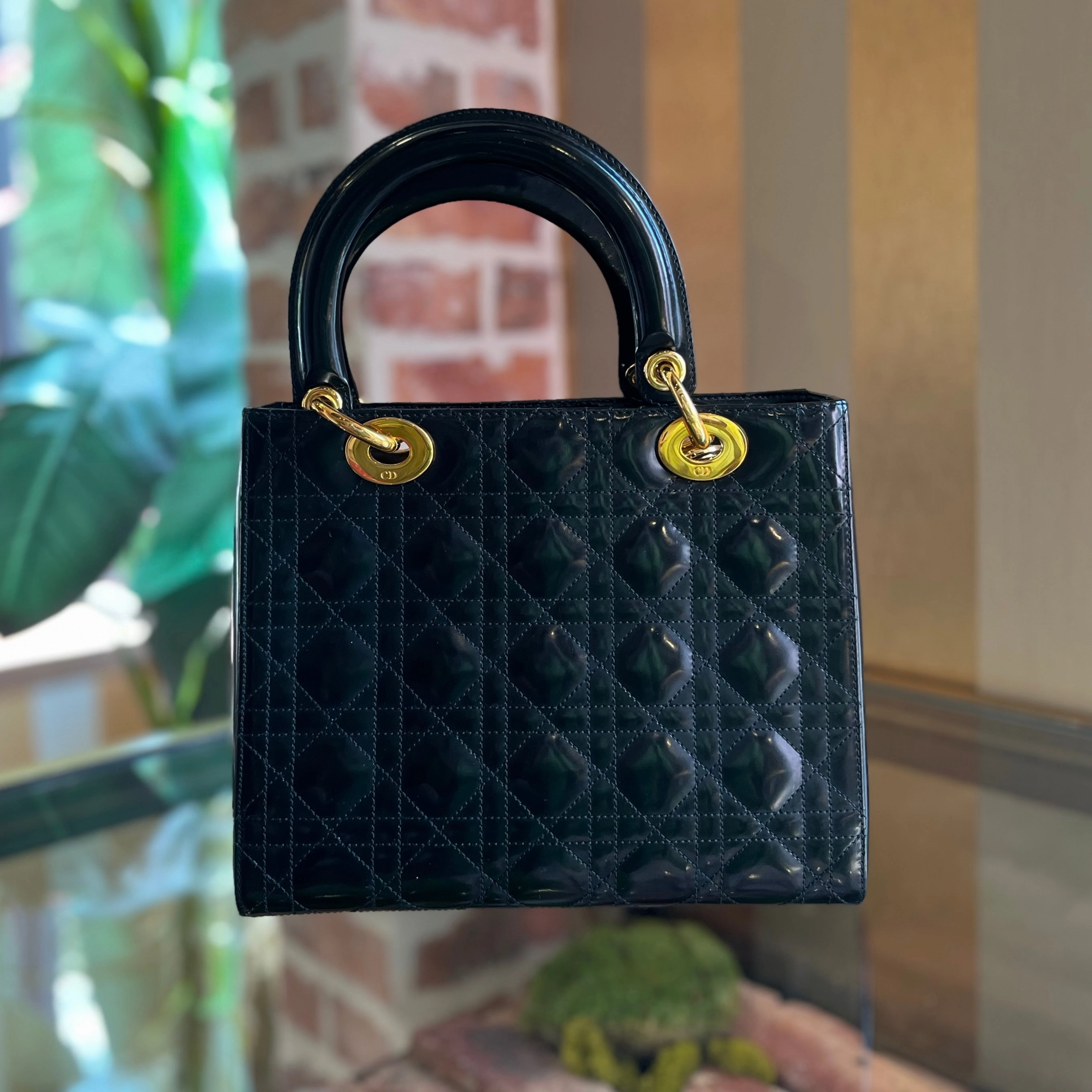 CHRISTIAN DIOR Lady Dior Medium Patent Cannage Tote Bag