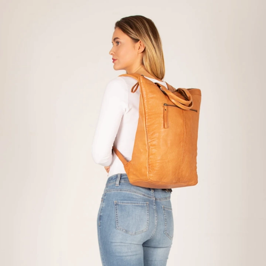 COBB & CO Belmont Sleek Leather Backpack