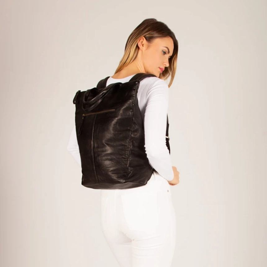 COBB & CO Belmont Sleek Leather Backpack