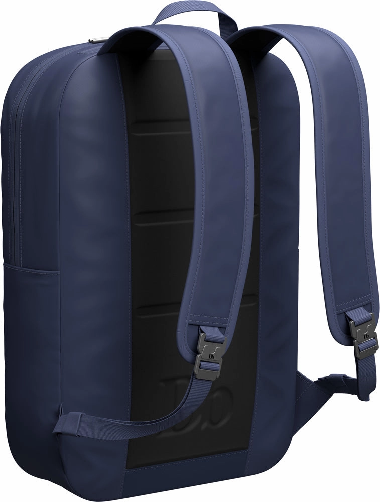 D_b_ Essential Backpack, 17L