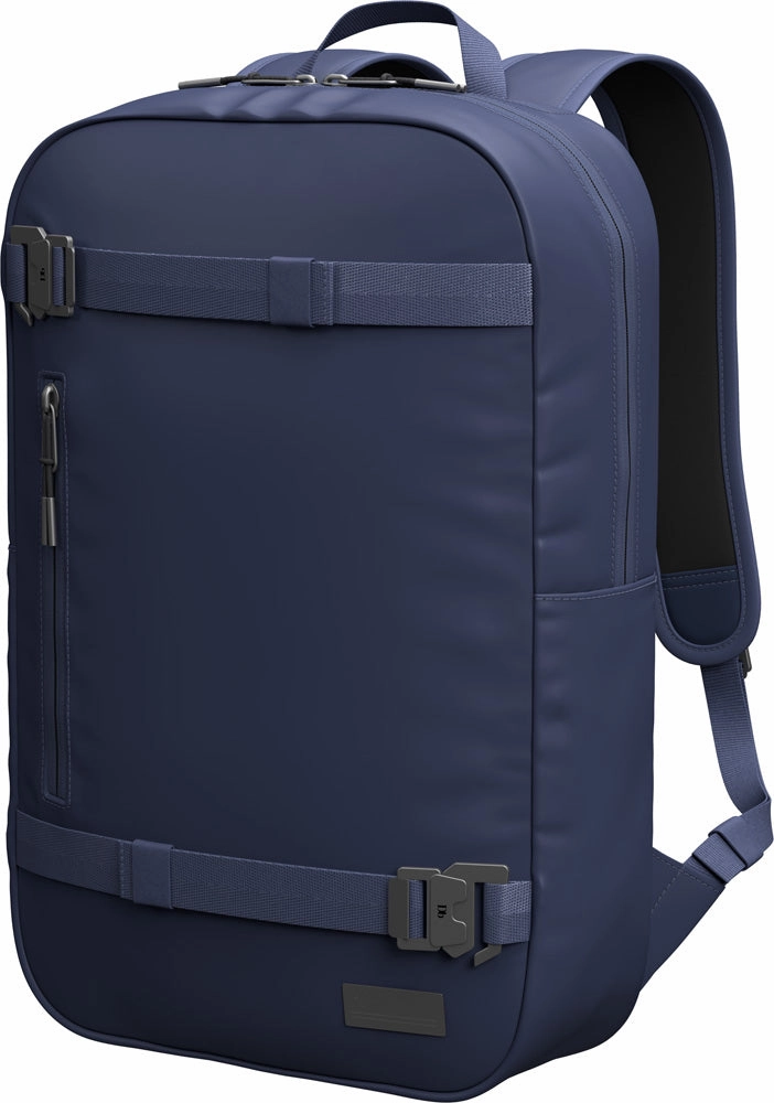 D_b_ Essential Backpack, 17L