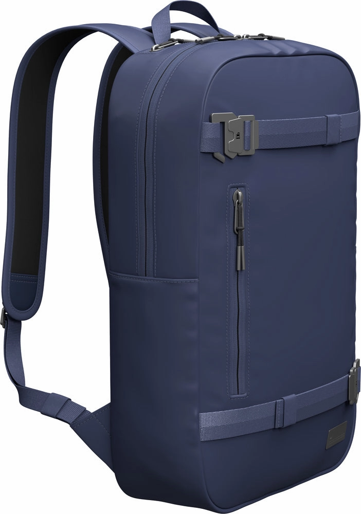 D_b_ Essential Backpack, 17L