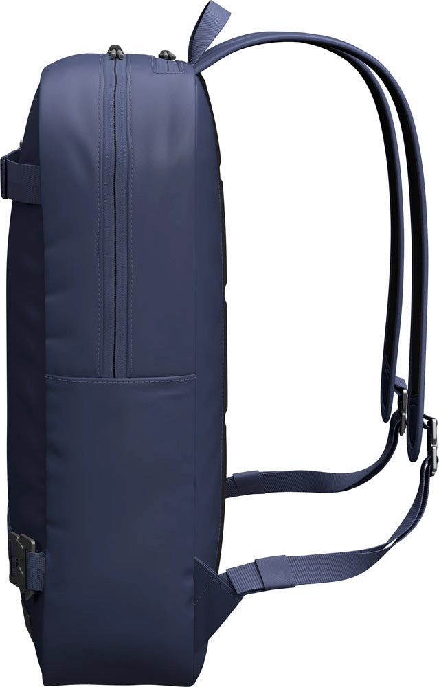 D_b_ Essential Backpack, 17L
