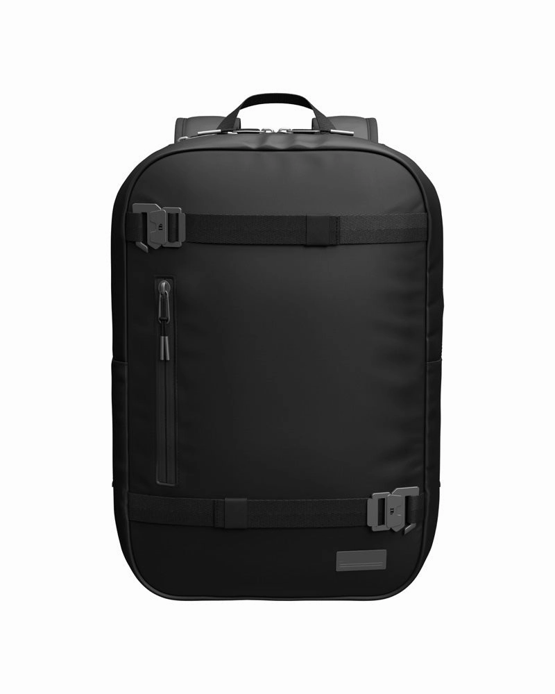 D_b_ Essential Backpack, 17L