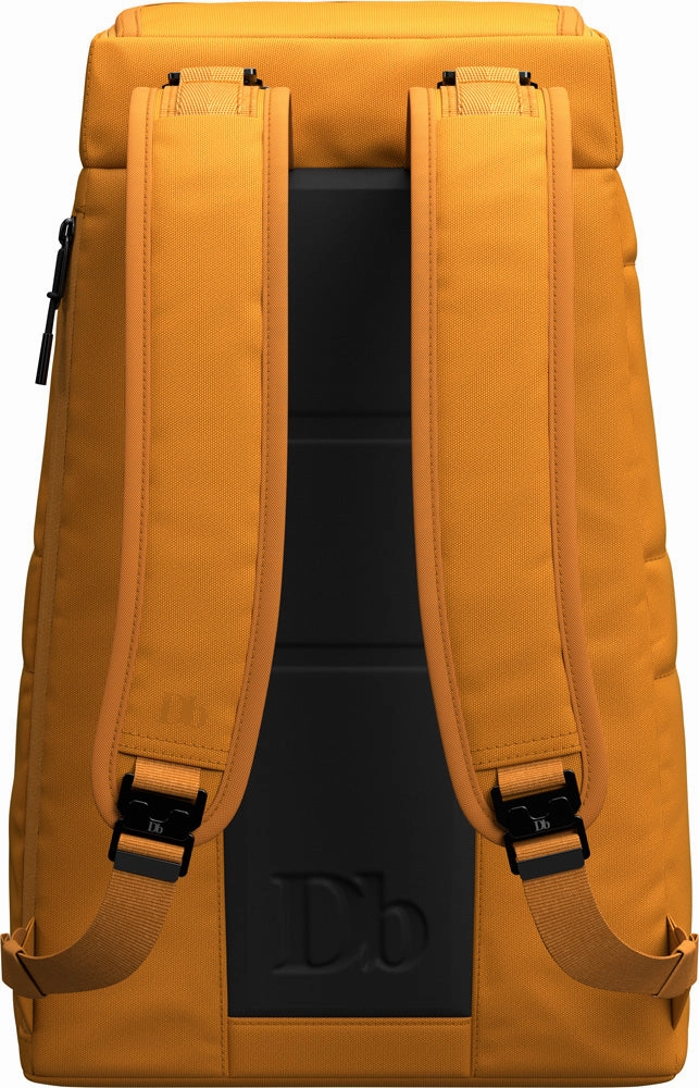 D_b_ Hugger Backpack 20L