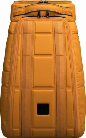 D_b_ Hugger Backpack 20L