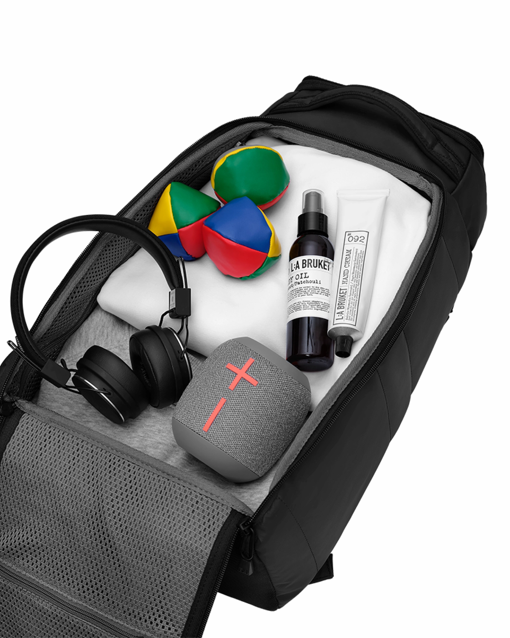 D_b_ Hugger Backpack 20L