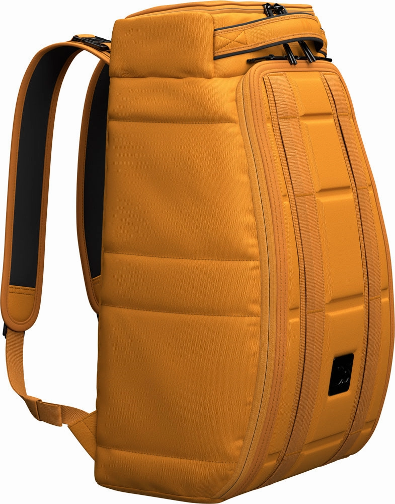 D_b_ Hugger Backpack 20L