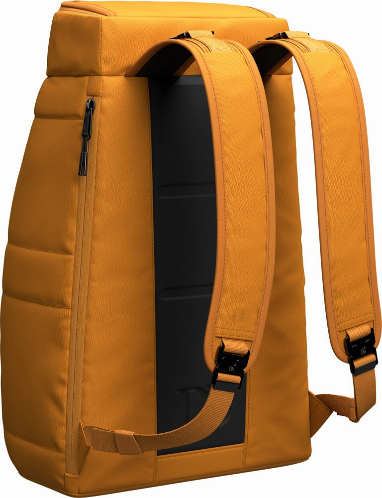 D_b_ Hugger Backpack 20L