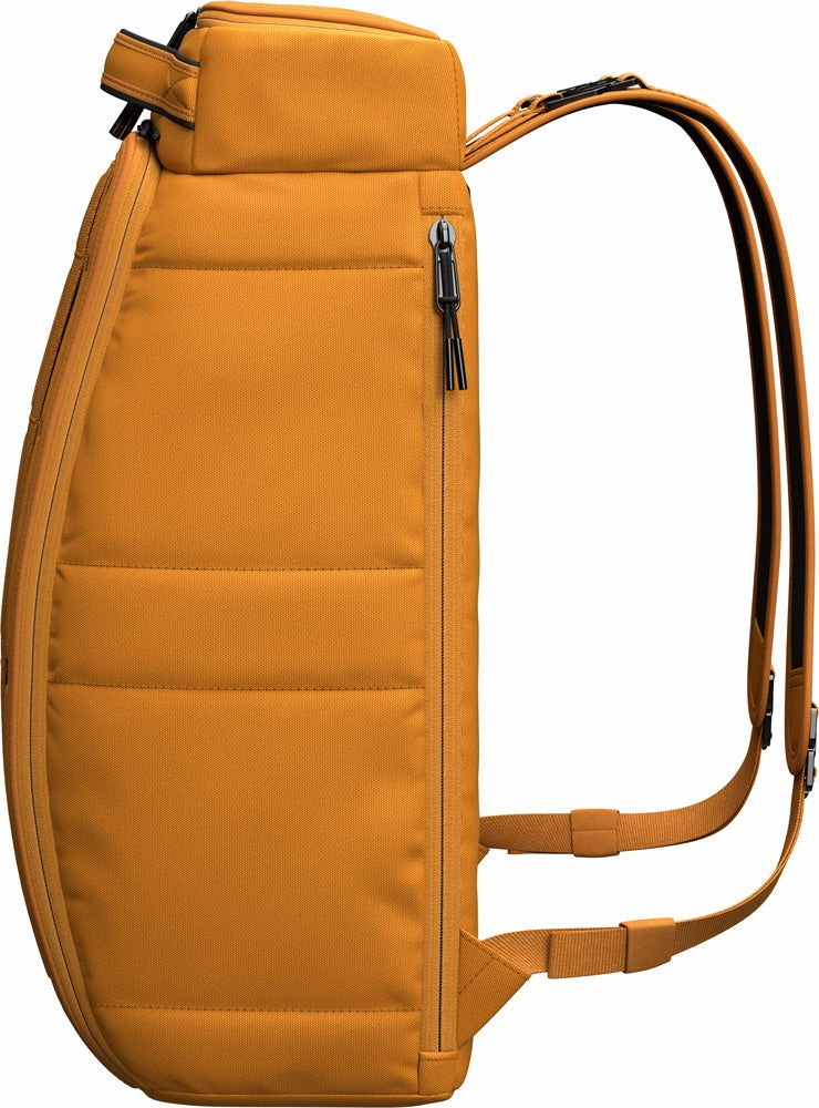D_b_ Hugger Backpack 20L