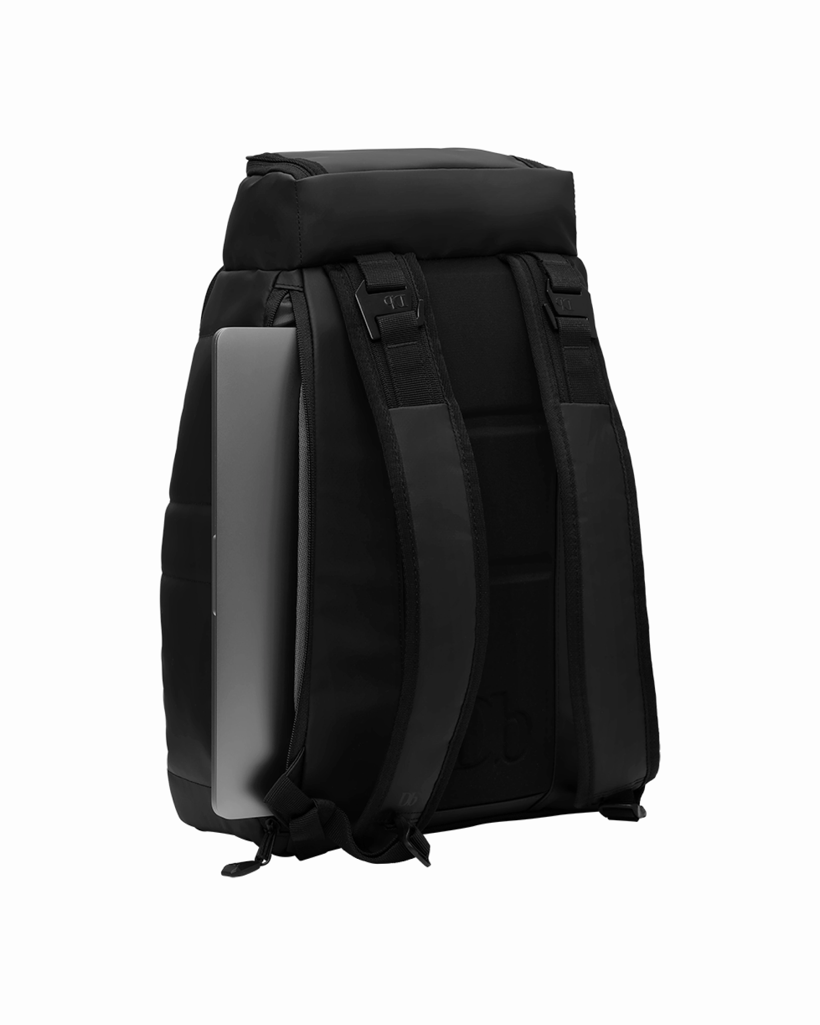 D_b_ Hugger Backpack 20L