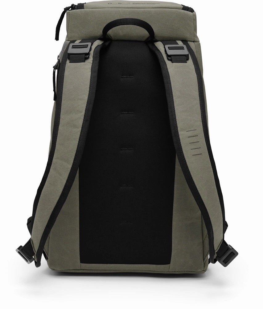 D_b_ Hugger Backpack 20L