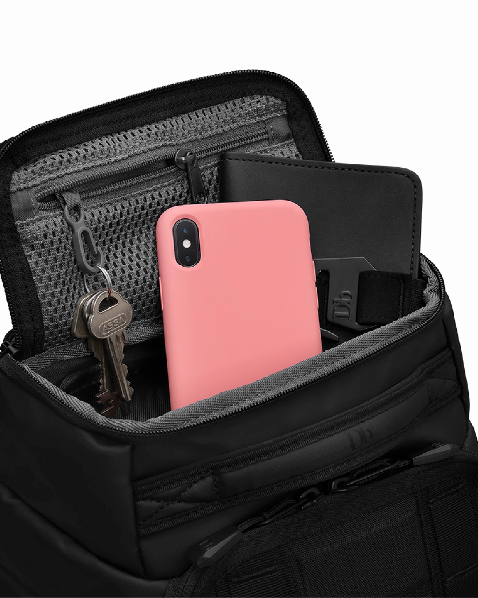 D_b_ Hugger Backpack 20L